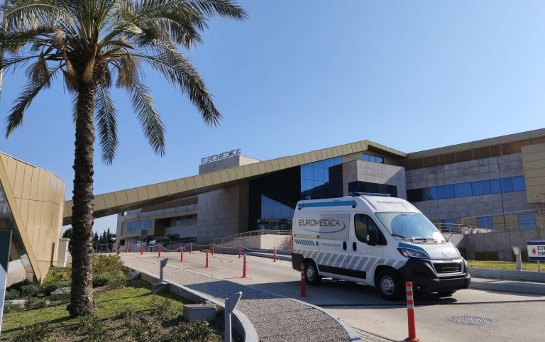 σύγχρονο ασθενοφόρο στη Euromedica Ρόδου